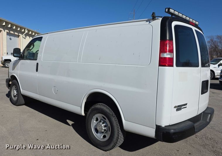 image for item FI0799 2016 Chevrolet Express G2500 van