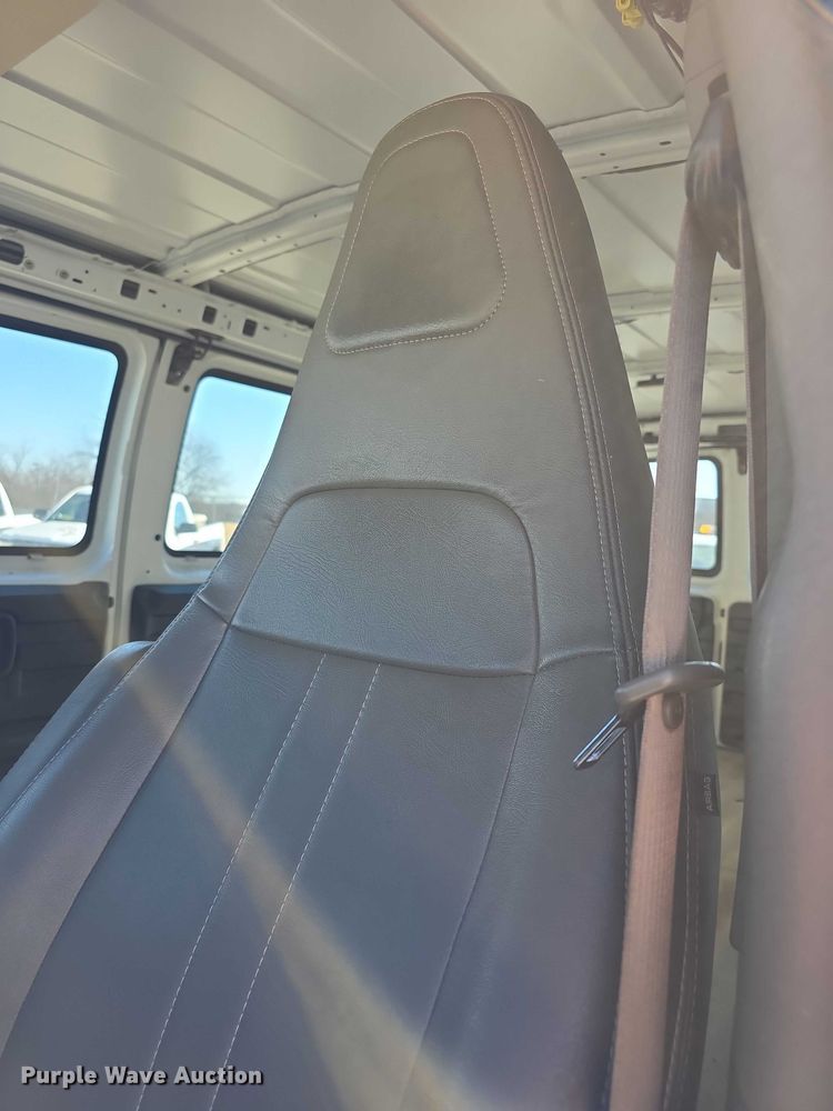 image for item FI0799 2016 Chevrolet Express G2500 van