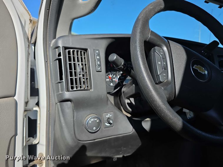 image for item FI0799 2016 Chevrolet Express G2500 van