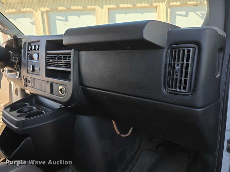 image for item FI0799 2016 Chevrolet Express G2500 van