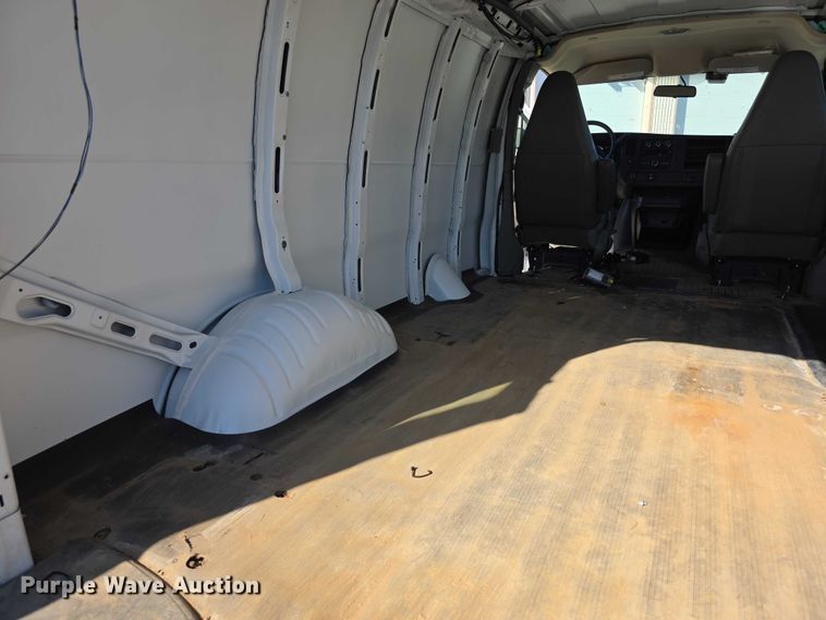 image for item FI0799 2016 Chevrolet Express G2500 van