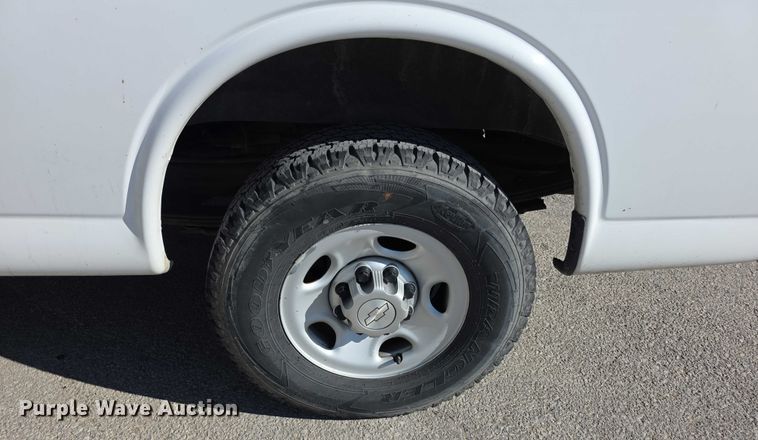 image for item FI0799 2016 Chevrolet Express G2500 van