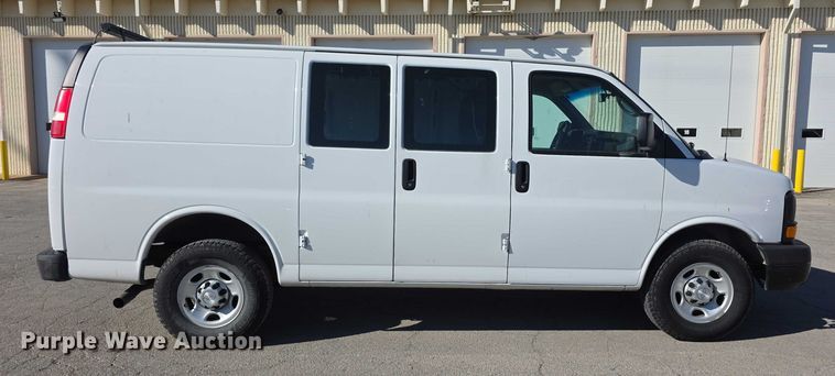 image for item FI0800 2015 Chevrolet Express G2500 van