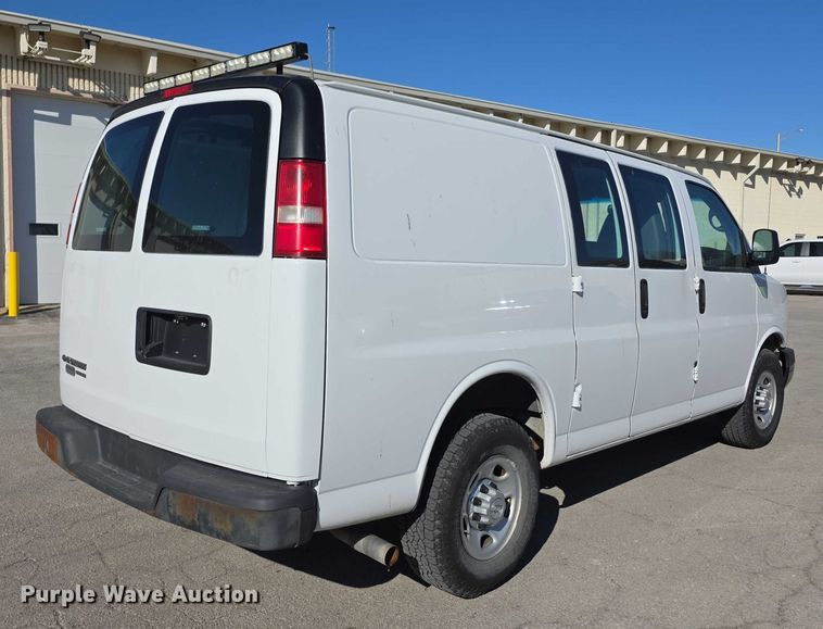 image for item FI0800 2015 Chevrolet Express G2500 van