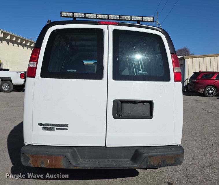 image for item FI0800 2015 Chevrolet Express G2500 van