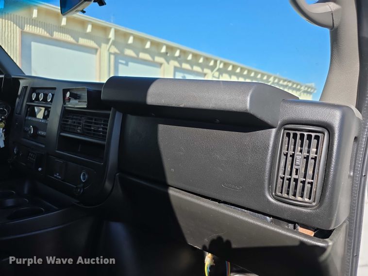 image for item FI0800 2015 Chevrolet Express G2500 van