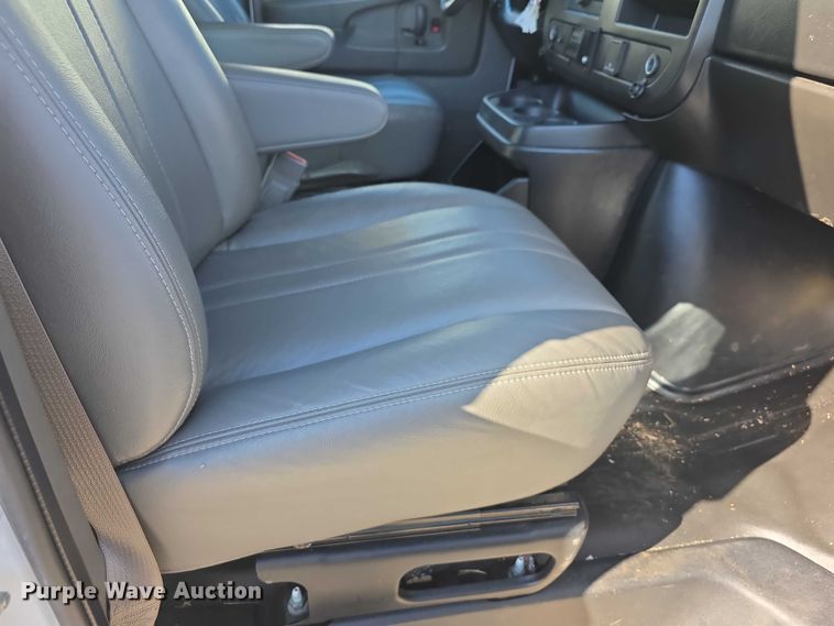 image for item FI0800 2015 Chevrolet Express G2500 van