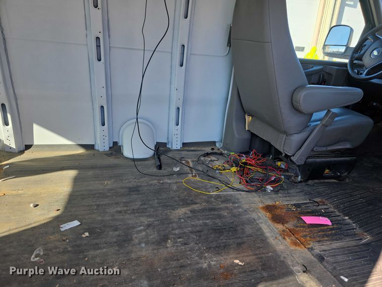 image for item FI0800 2015 Chevrolet Express G2500 van