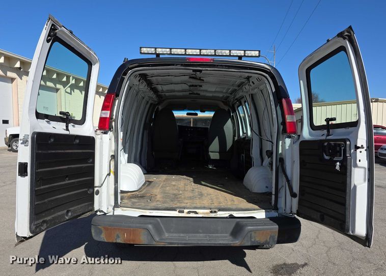 image for item FI0800 2015 Chevrolet Express G2500 van