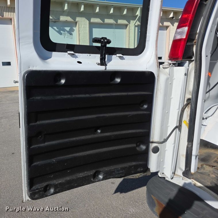 image for item FI0800 2015 Chevrolet Express G2500 van