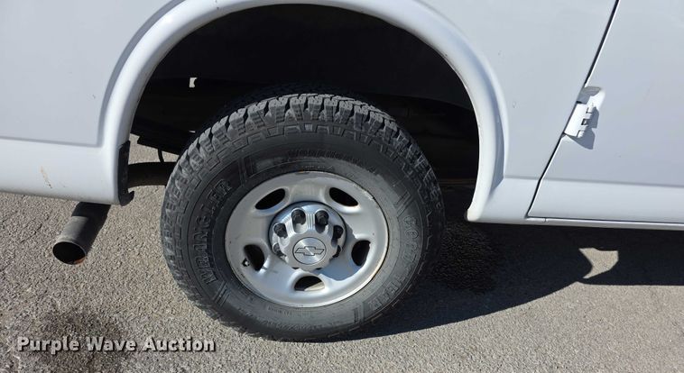 image for item FI0800 2015 Chevrolet Express G2500 van