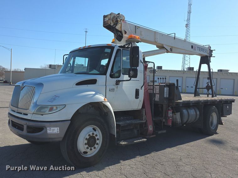 image for item FI0801 2007 International 4400 SBA crane truck