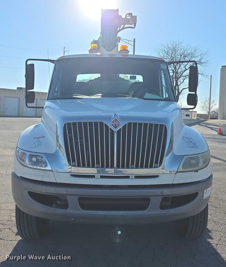 image for item FI0801 2007 International 4400 SBA crane truck