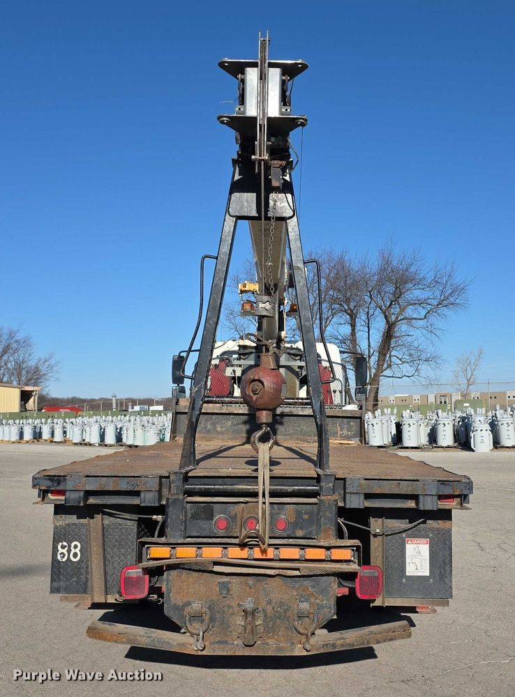 image for item FI0801 2007 International 4400 SBA crane truck