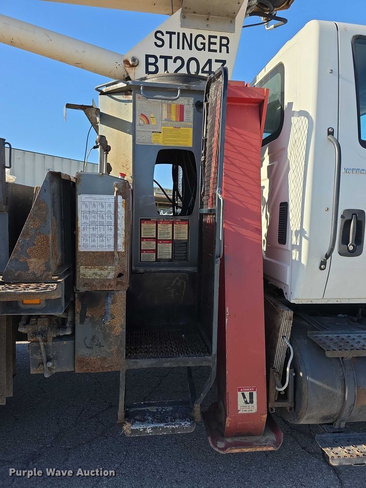 image for item FI0801 2007 International 4400 SBA crane truck