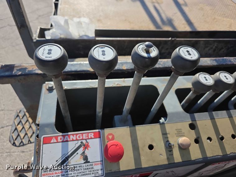 image for item FI0801 2007 International 4400 SBA crane truck