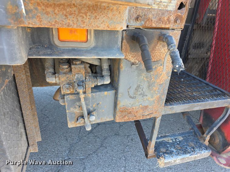 image for item FI0801 2007 International 4400 SBA crane truck