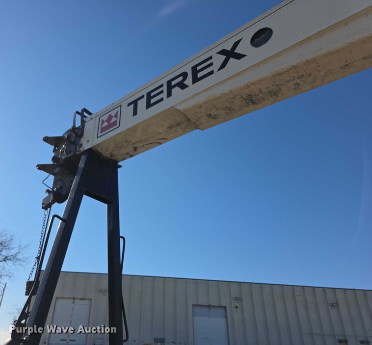 image for item FI0801 2007 International 4400 SBA crane truck