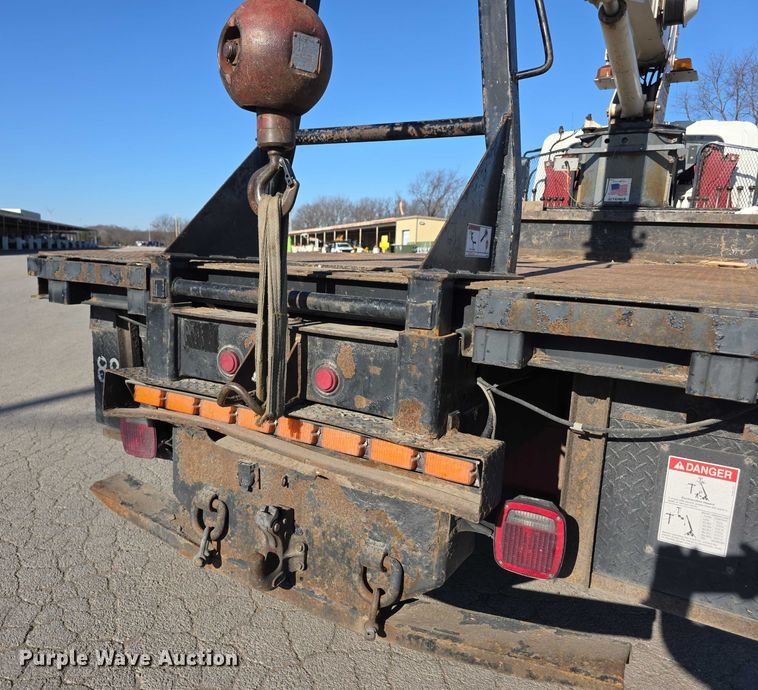 image for item FI0801 2007 International 4400 SBA crane truck