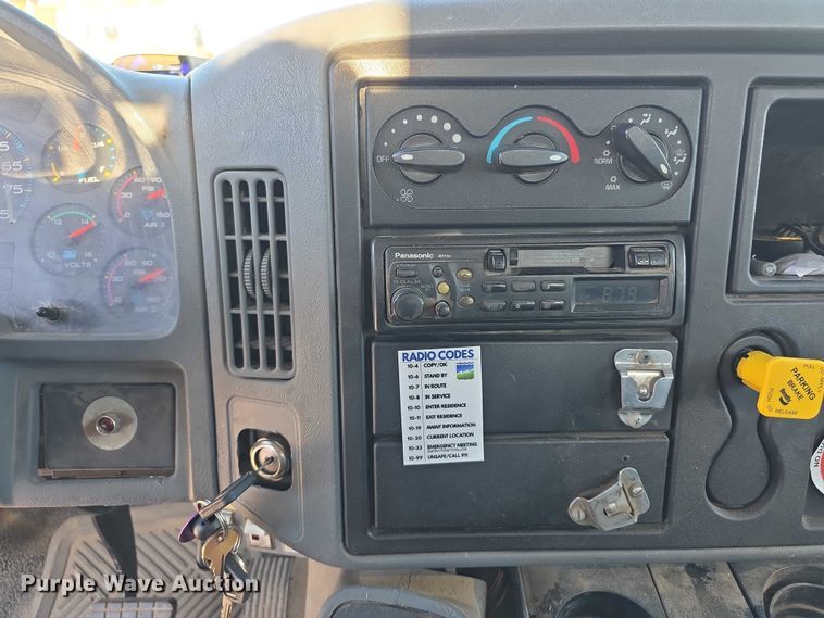 image for item FI0801 2007 International 4400 SBA crane truck