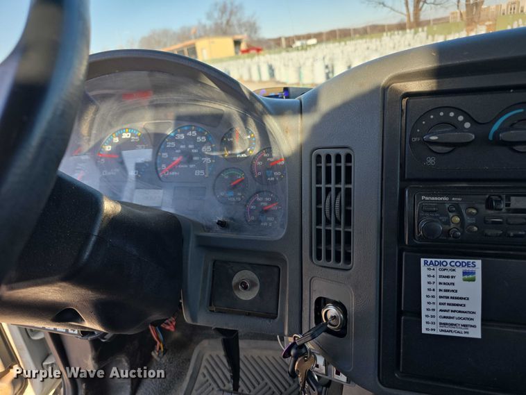 image for item FI0801 2007 International 4400 SBA crane truck