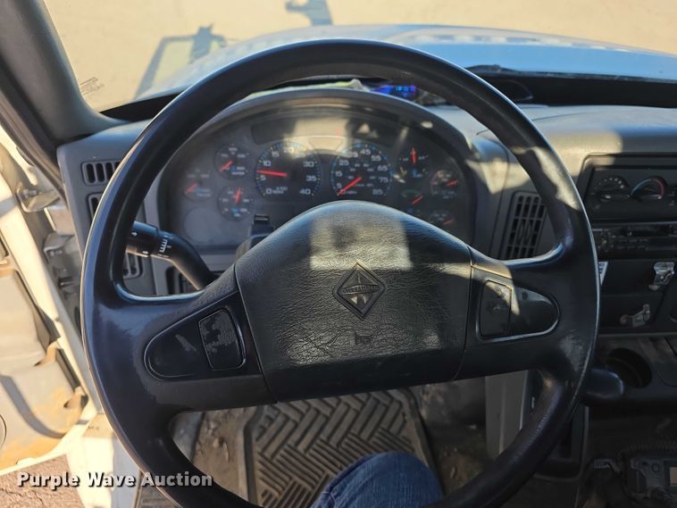 image for item FI0801 2007 International 4400 SBA crane truck