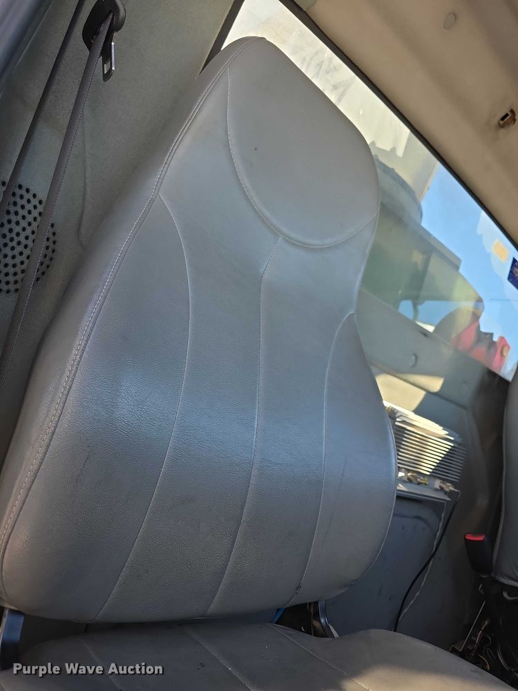 image for item FI0801 2007 International 4400 SBA crane truck