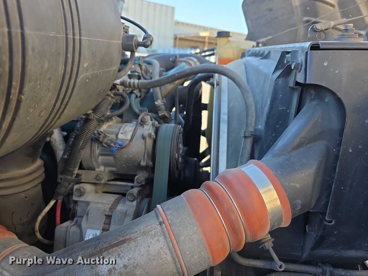 image for item FI0801 2007 International 4400 SBA crane truck