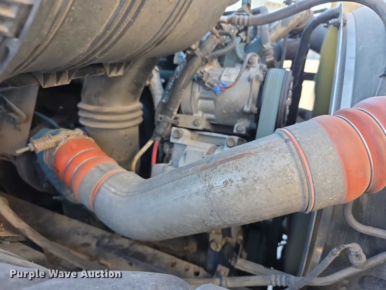 image for item FI0801 2007 International 4400 SBA crane truck