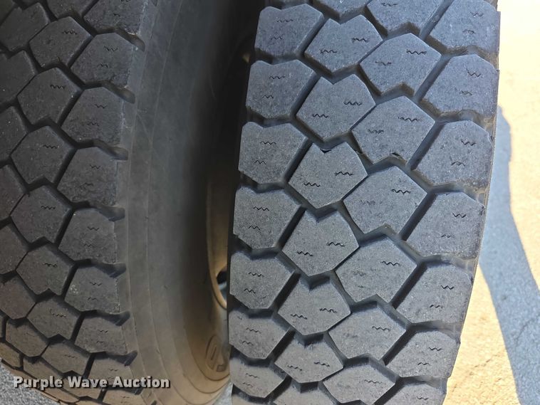 image for item FI0801 2007 International 4400 SBA crane truck