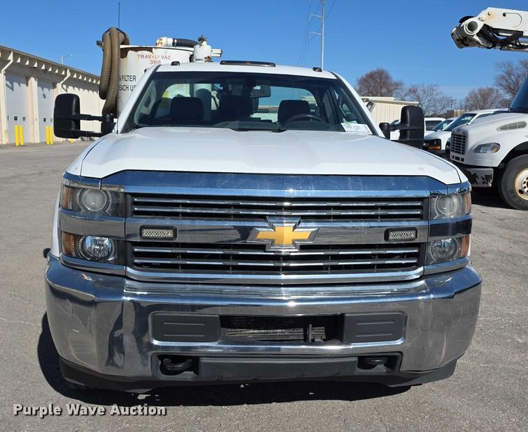 image for item FI0830 2015 Chevrolet Silverado 3500HD utility bed pickup truck