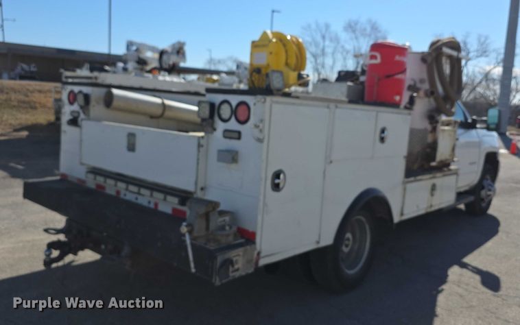 image for item FI0830 2015 Chevrolet Silverado 3500HD utility bed pickup truck