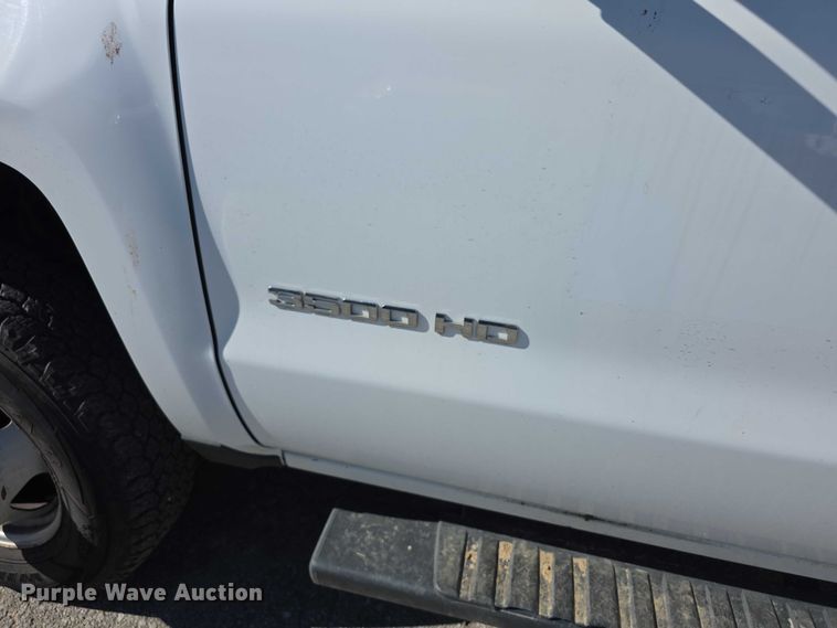 image for item FI0830 2015 Chevrolet Silverado 3500HD utility bed pickup truck