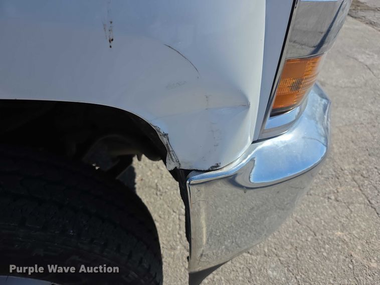 image for item FI0830 2015 Chevrolet Silverado 3500HD utility bed pickup truck