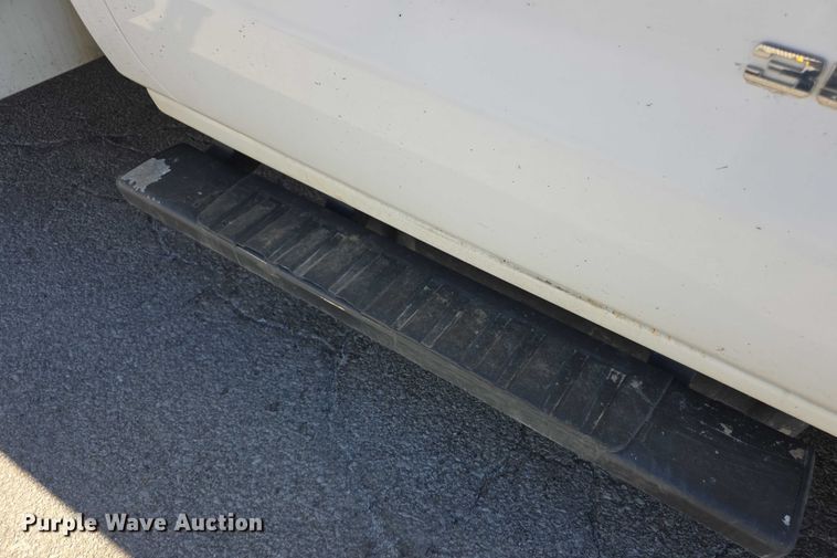 image for item FI0830 2015 Chevrolet Silverado 3500HD utility bed pickup truck