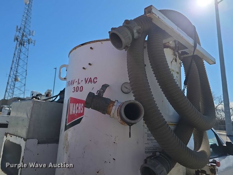 image for item FI0830 2015 Chevrolet Silverado 3500HD utility bed pickup truck