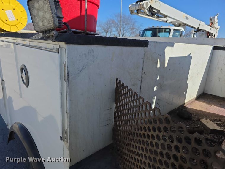 image for item FI0830 2015 Chevrolet Silverado 3500HD utility bed pickup truck