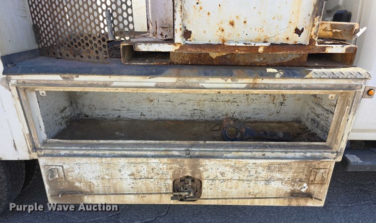 image for item FI0830 2015 Chevrolet Silverado 3500HD utility bed pickup truck