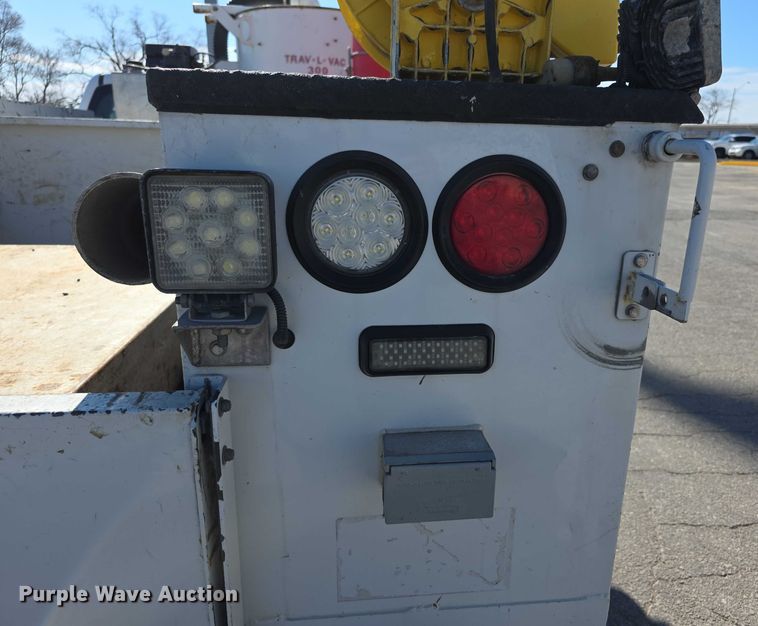 image for item FI0830 2015 Chevrolet Silverado 3500HD utility bed pickup truck