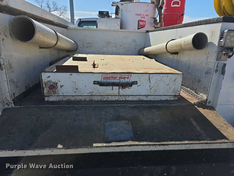 image for item FI0830 2015 Chevrolet Silverado 3500HD utility bed pickup truck