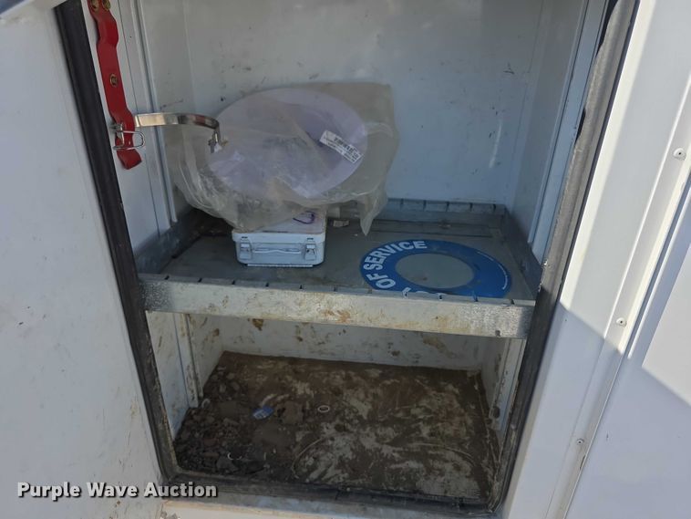 image for item FI0830 2015 Chevrolet Silverado 3500HD utility bed pickup truck