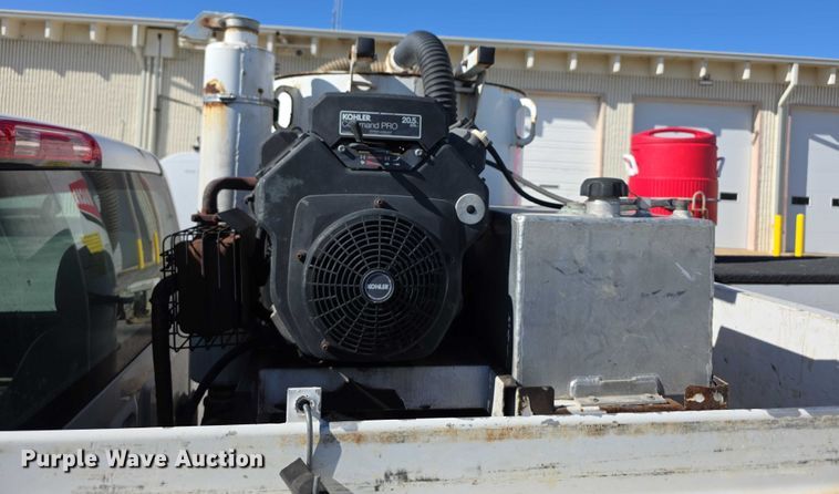 image for item FI0830 2015 Chevrolet Silverado 3500HD utility bed pickup truck