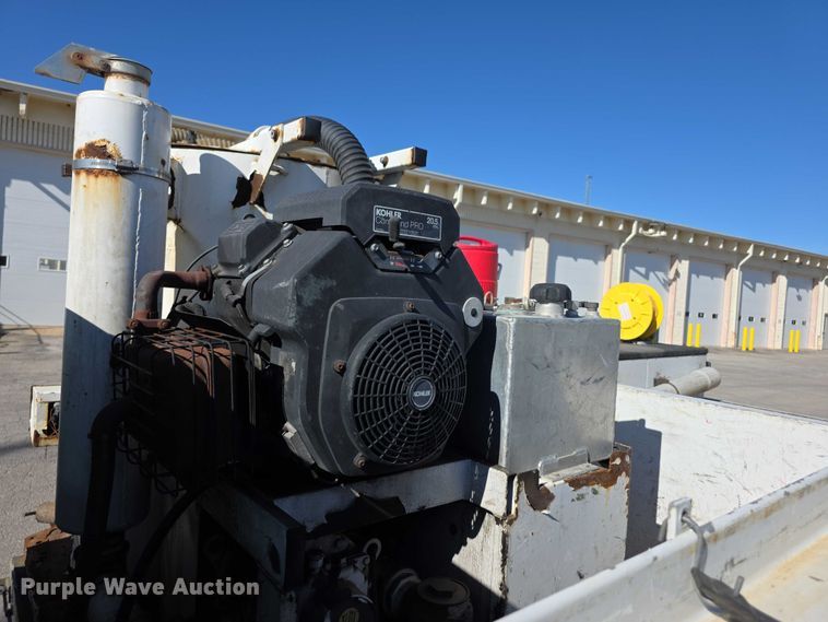 image for item FI0830 2015 Chevrolet Silverado 3500HD utility bed pickup truck