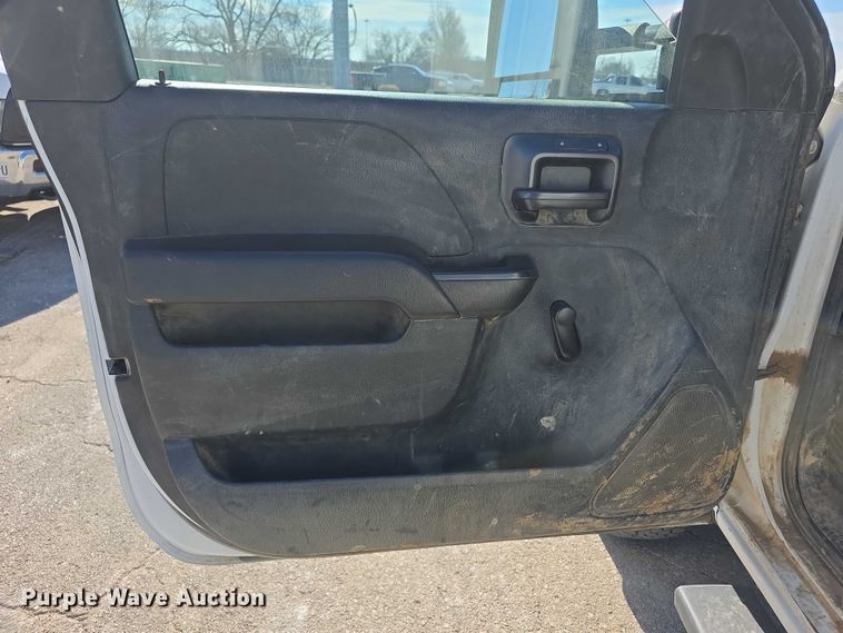 image for item FI0830 2015 Chevrolet Silverado 3500HD utility bed pickup truck