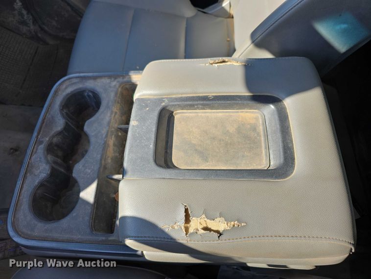 image for item FI0830 2015 Chevrolet Silverado 3500HD utility bed pickup truck