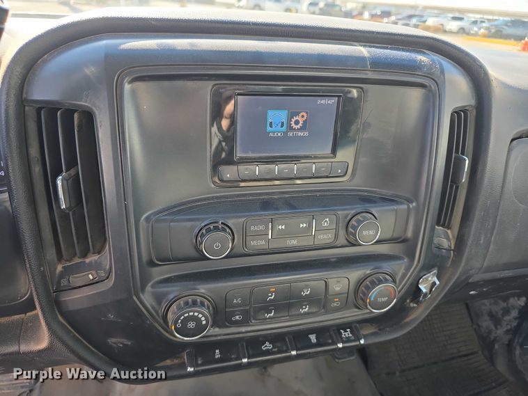 image for item FI0830 2015 Chevrolet Silverado 3500HD utility bed pickup truck