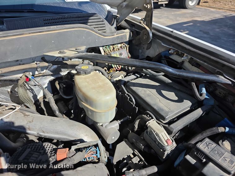 image for item FI0830 2015 Chevrolet Silverado 3500HD utility bed pickup truck