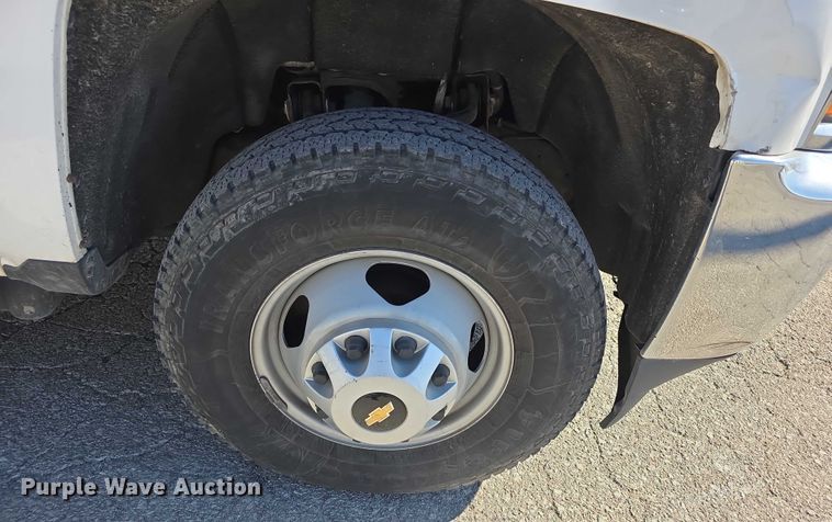 image for item FI0830 2015 Chevrolet Silverado 3500HD utility bed pickup truck