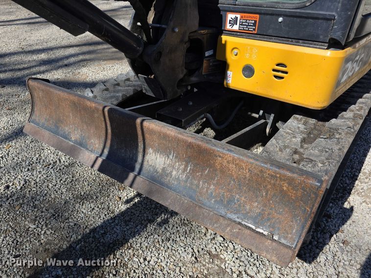 image for item FI0882 2017 John Deere 26G mini excavator
