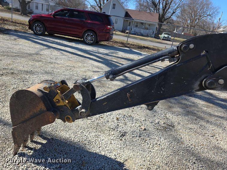 image for item FI0882 2017 John Deere 26G mini excavator